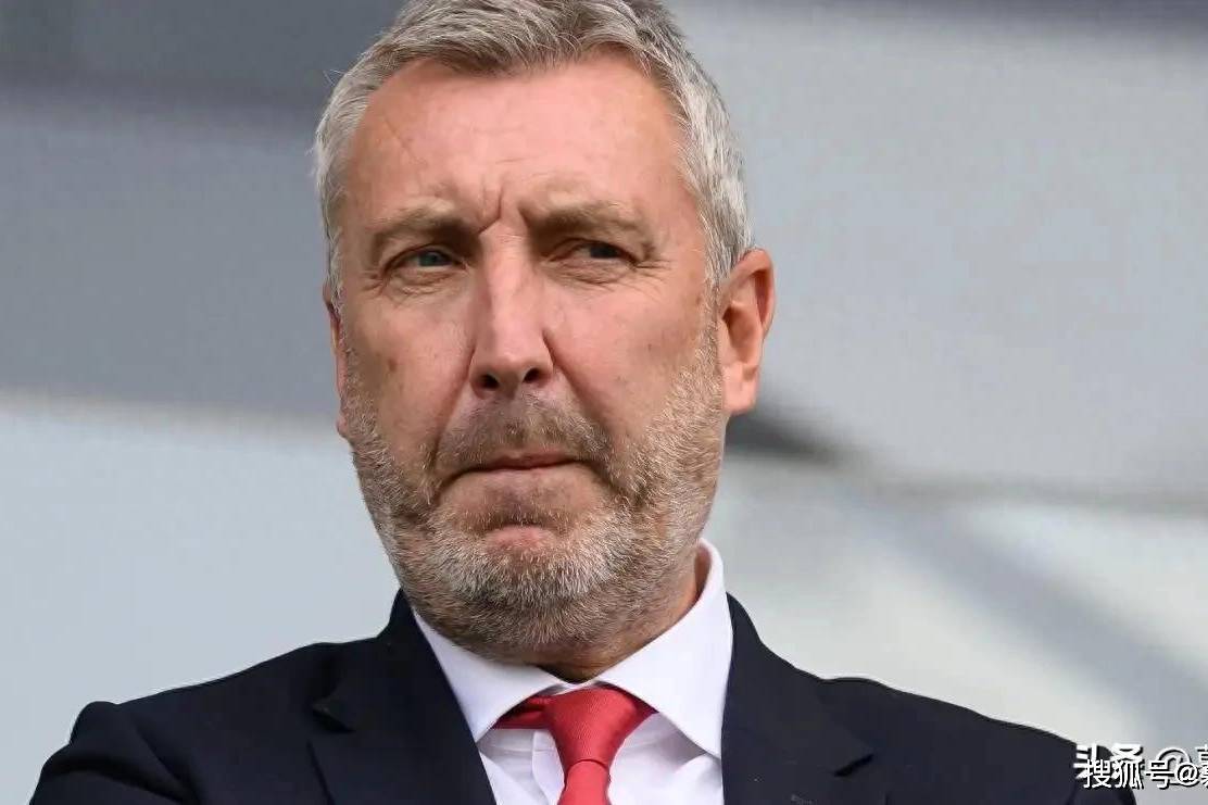 曼联幕后大佬终现身！三连胜后高调邀功，直言引援全中还将加码